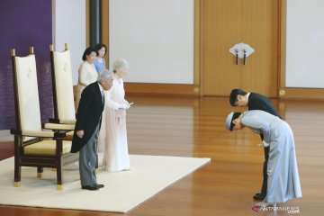 Kaisar Akihito minta Jepang bangun hubungan "tulus" dengan dunia