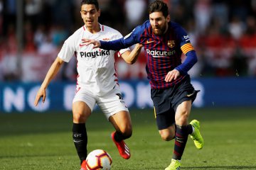 Hat-trick ke-50 Messi bawa Barcelona pukul Sevilla 4-2