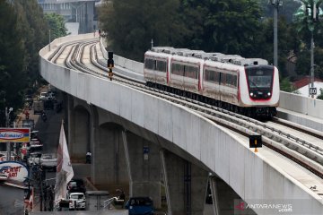 Uji coba LRT Jakarta jelang pengoperasian