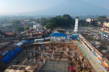 KELANJUTAN PEMBANGUNAN PASAR ATAS