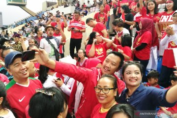 Tonton final, Menpora gabung suporter Indonesia
