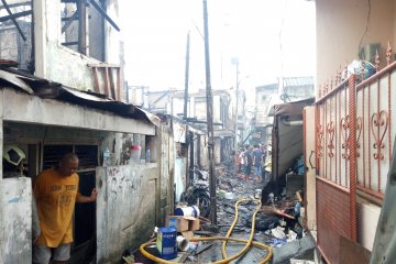 Ledakan kompor hanguskan 30 rumah di Tamansari