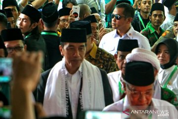 Lantunan solawat sambut kedatangan Jokowi di Munas Alim Ulama dan Konbes NU