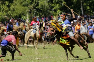 Masyarakat Sumba Tengah diminta tak kunjungi arena Pasola