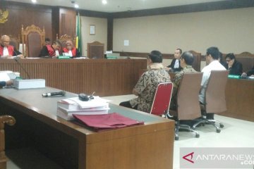 Terdakwa pemberi suap pimpinan-anggota DPRD Kalteng dituntut 2,5 tahun