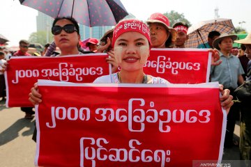 Upaya Suu Kyi untuk ubah piagam sulut protes di Myanmar