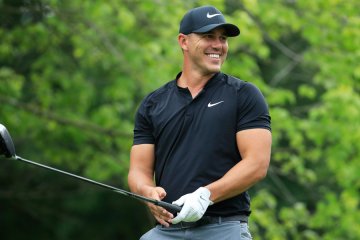 Koepka terus memimpin, Tiger Woods tersingkir di PGA Championship