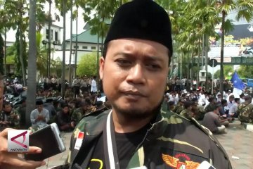 Ratusan santri inginkan Fadli Zon minta maaf