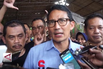 Sandiaga Kampanyekan OK OCE di Kampung Batik Laweyan