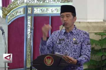 Jokowi ingin ASN dekat dengan rakyat