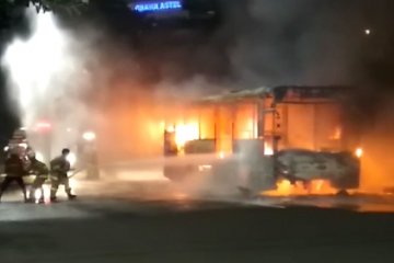 Bus TransJakarta terbakar