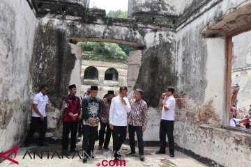 Presiden "ngopi" santai di Benteng Pendem Ngawi