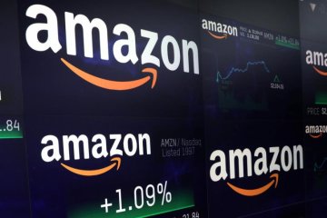 Wall Street ditutup bervariasi, saham Amazon anjlok