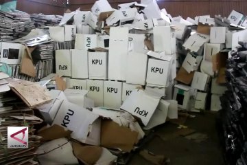 696 kotak suara di Cirebon rusak karena hujan