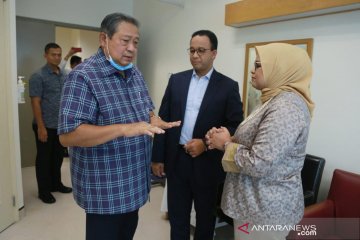 Anies jenguk Ani Yudhoyono di Singapura