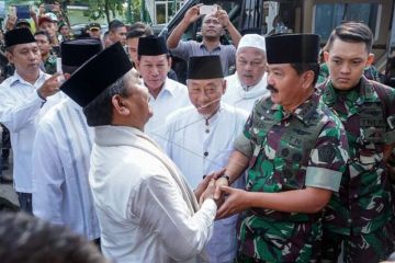 Panglima TNI menghadiri pengajian rutin kliwonan