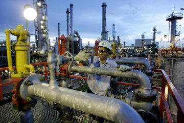 Harga minyak di Asia terbebani ancaman perlambatan ekonomi