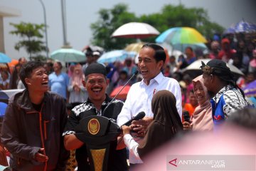 Gebyar bakso merah putih