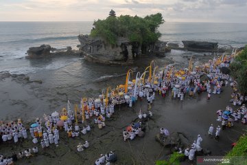 Upacara Melasti di Bali