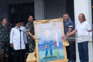 Panglima TNI-Waketum PSSI awali semarak Piala Presiden 2019 di Malang