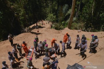 Sudah 18 kantong jenazah dievakuasi dari longsor PETI Bakan