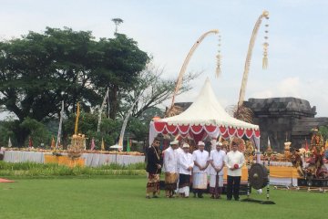 Ribuan penganut Hindu ikuti Tawur Agung di Prambanan