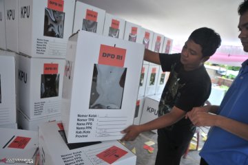 KPU Palembang baru selesaikan pelipatan satu jenis surat suara