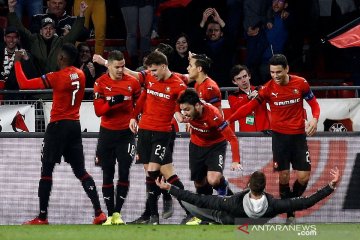 Rennes hantam 10 pemain Arsenal 3-1