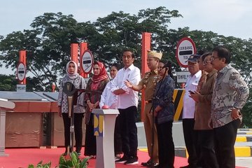Presiden Jokowi resmikan ruas jalan tol Trans Sumatera terpanjang di Lampung