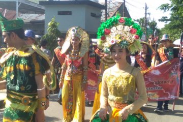 Ribuan warga ikuti karnaval Banjarmasin Sasirangan Festival