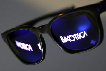 Bursa Prancis melemah 36,70 poin, saham optik EssilorLuxottica jatuh