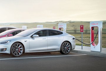 Tesla perkenalkan V3 Supercharging, 50 persen lebih cepat