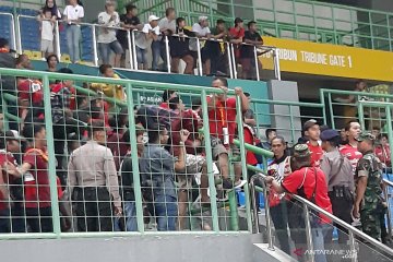 Pelatih Semen Padang maklumi unjuk rasa suporter