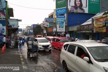 DLH imbau tempat perbelanjaan tidak gunakan plastik