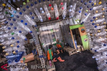 Pemanfaatan Sampah Botol Plastik