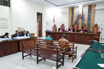 Jaksa tuntut dua terduga suap fee proyek 4 tahun penjara