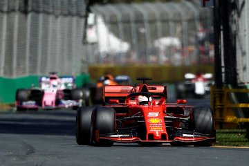 Vettel kurang percaya diri usai sesi latihan bebas, kenapa?