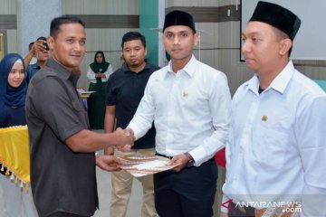 Wali Kota Sabang serahkan SK 122 CPNS