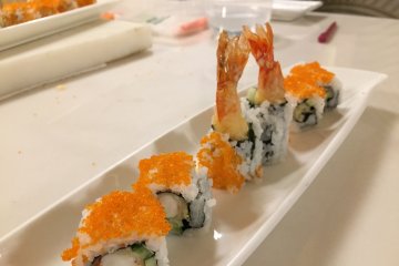 Cara mudah membuat sushi di rumah dengan bahan seadanya