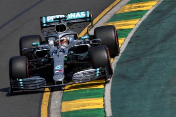 Lewis Hamilton rebut pole position GP Australia