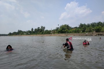 Dua korban hanyut Sungai Rokan dicari tim SAR dengan sistem paralel