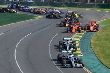 Pecundangi Hamilton, Bottas juarai GP Australia