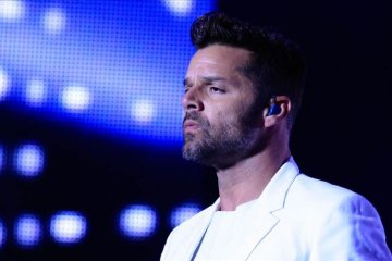 Ricky Martin kecam standar ganda media soal penembakan Selandia Baru