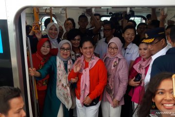 Iriana Jokowi jajal kenyamanan MRT