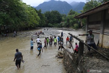 RS Bhayangkara terima 64 kantong jenazah korban banjir  bandang