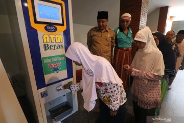 ATM Beras untuk warga miskin