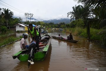 Pengungsi banjir bandang di Kabupaten Jayapura mencapai 9.691 orang