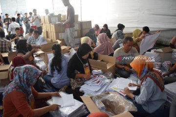 KPU Jember terima logistik Pemilu 2019 capai 85 persen