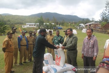 Beras sejahtera warga distrik di Jayawijaya-Papua diterima dua bulan