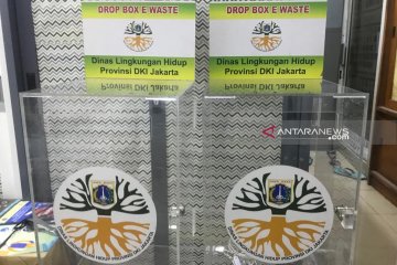 DLH akan tempatkan kotak sampah elektronik di enam halte Transjakarta